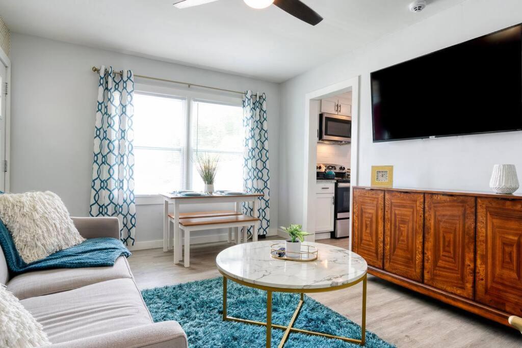 2Br 1Ba Duplex House King Beds Great For Small Groups Close To All Uptown Charlotte Attractions 외부 사진