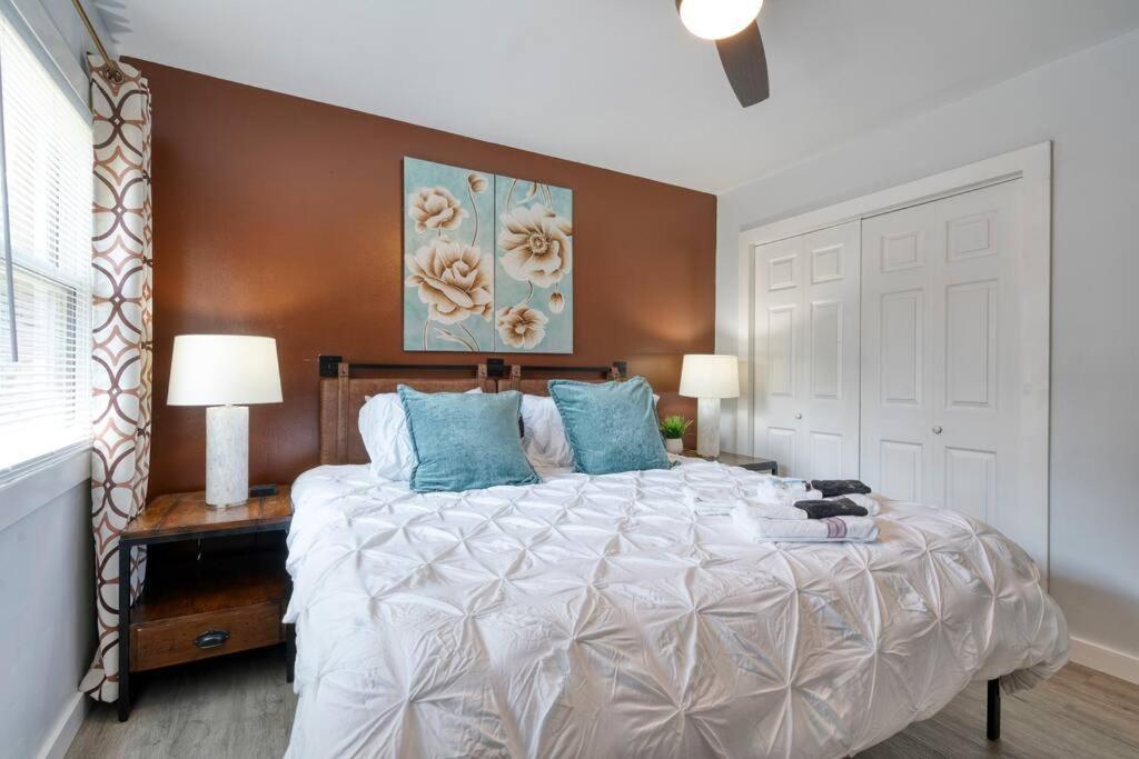 2Br 1Ba Duplex House King Beds Great For Small Groups Close To All Uptown Charlotte Attractions 외부 사진