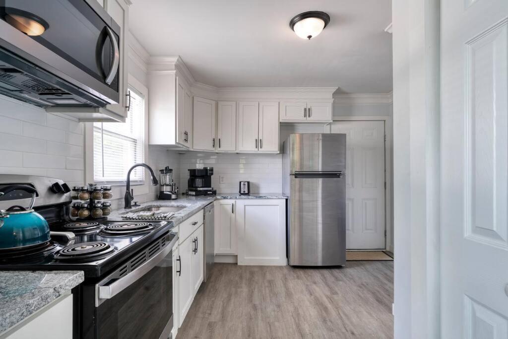 2Br 1Ba Duplex House King Beds Great For Small Groups Close To All Uptown Charlotte Attractions 외부 사진